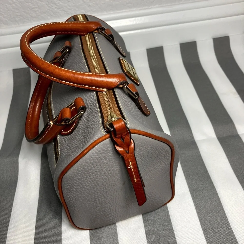 Authentic  Dooney & Bourke elephant gray pebbled leather barrel (Trudy) satchel - Picture 3 of 15